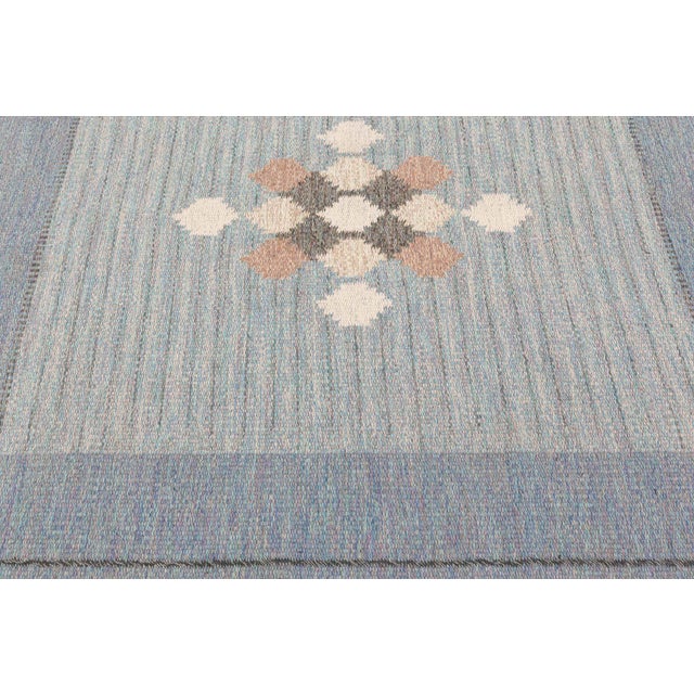Scandinavian Mid-Century Ivory Flatweave Carpet By Ingegerd Silow For Sale In New York - Image 6 of 9