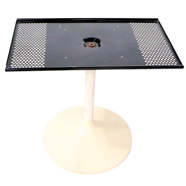 Pr. Space Age Saarinen Style Pedestal Speaker Tables C. 1970's For Sale - Image 12 of 16