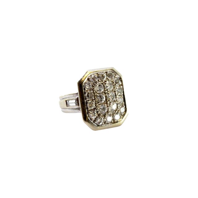White Gold Ring with Brilliant-Cut Diamonds and Cut-Out Corners For Sale - Image 10 of 10