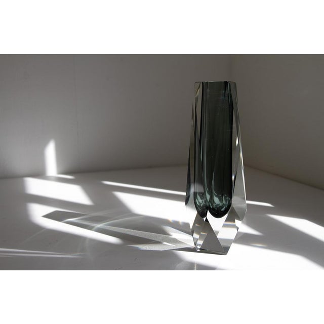 Mid-Century Modern Italian Murano Faceted Sommerso Glass Vase by Flavio Poli for Alessandro Mandruzzato, 1970s For Sale - Image 3 of 16