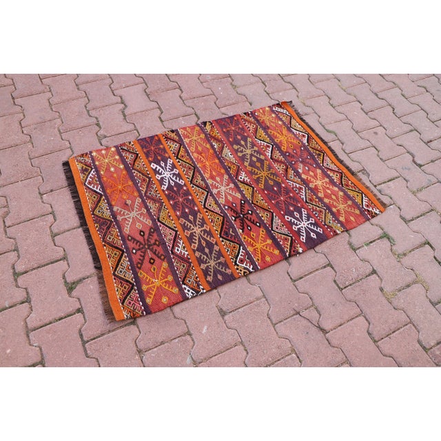 Size: 2.5 x 3.6 ft ( 75 x 110 cm) 30 x 43 inches Color: Red, White, Orange, Brown, Black, Yellow Material: 100% Hand Spun...