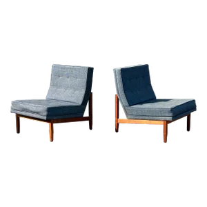 Florence Knoll Tufted Lounge Chairs. Manufactured by Knoll - a Pair