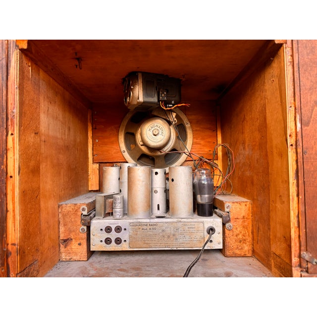 Vintage Italian Art Deco Magdadyne Radio and Cocktail Cabinet, 1930s For Sale - Image 12 of 18