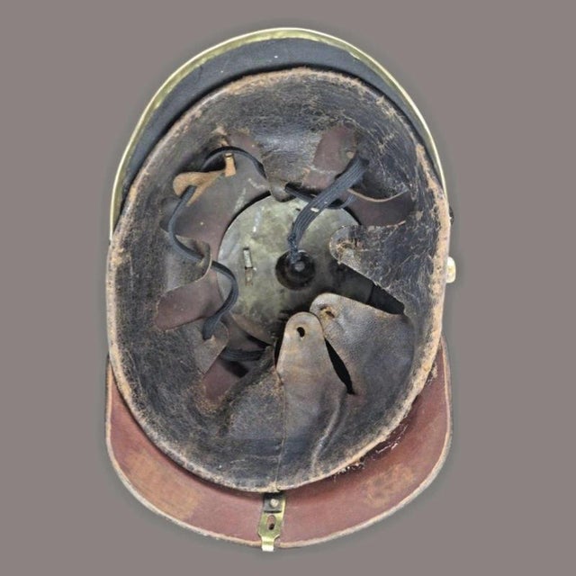 2000 - 2009 German Prussian M1895 Artillery Pickelhaube Kugelhelm Helmet For Sale - Image 5 of 7