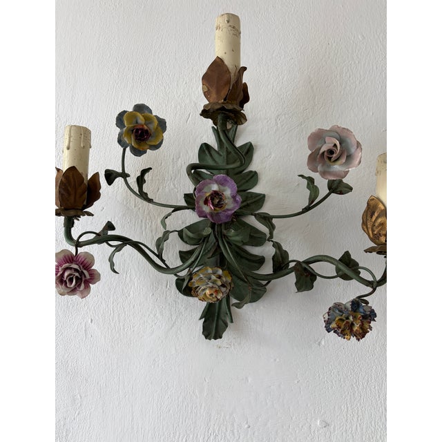 19th Century Big Italian Tole and Porcelain Flowers Polychrome Sconces 3 Lights For Sale - Image 4 of 8