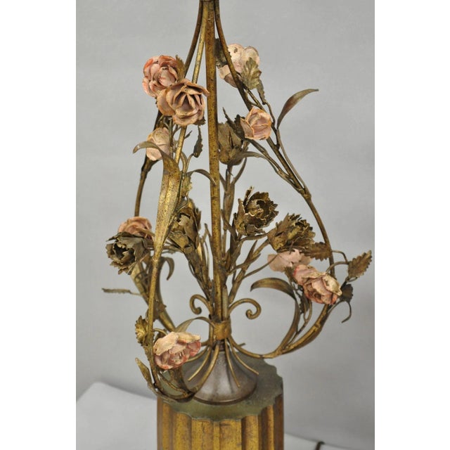 Early 20th Century Italian Hollywood Regency Gold Gilt Iron Metal Pink Rose Tall Table Lamps Pair For Sale - Image 11 of 12