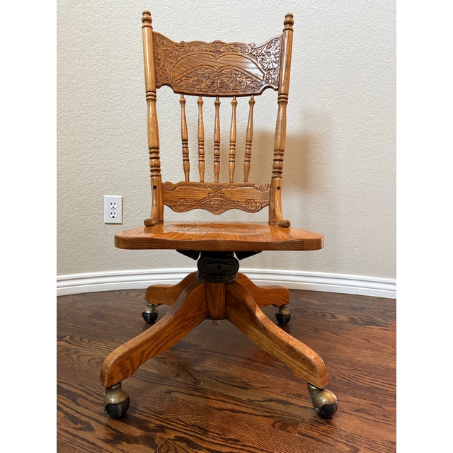 Antique h.w. Hull & Sons Quarter-Sawn Oak Swivel Desk Chair on Original Brass Casters For Sale - Image 10 of 12