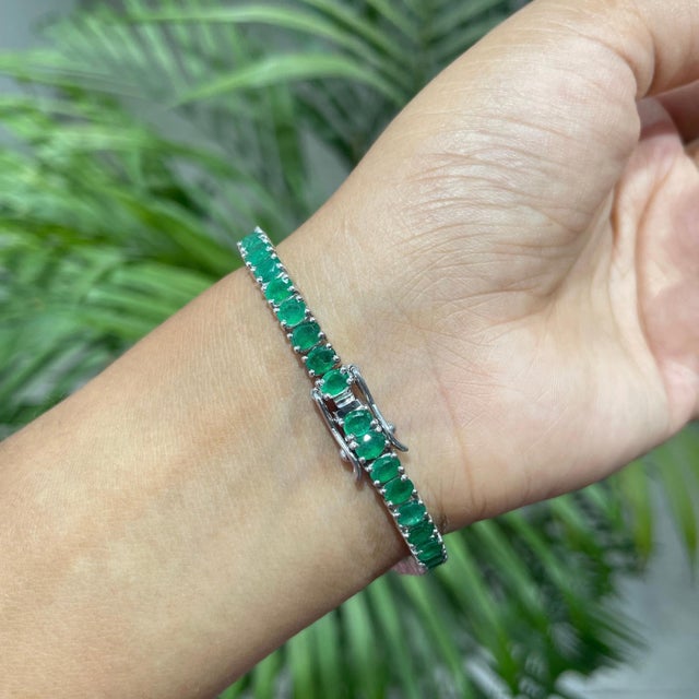 Art Deco Style 10.19 CTW Prong Set Emerald Fine Line Tennis Bracelet - May Birthstone Edition For Sale - Image 11 of 14