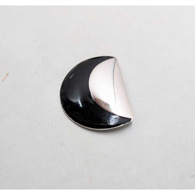 Vintage 1980s Signed Monet Rhodium Plated Black Enamel Brooch For Sale - Image 9 of 9