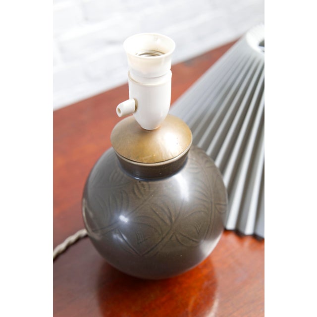 1950s Art Deco Ceramic Table Lamp by Nils Thorsson for Aluminia Royal Copenhagen, 1950 For Sale - Image 5 of 14