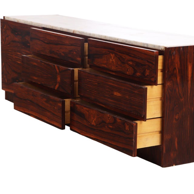 Mid-Century Modern Nine-Drawer Marble-Top Dresser, C. 1955. For Sale - Image 4 of 5