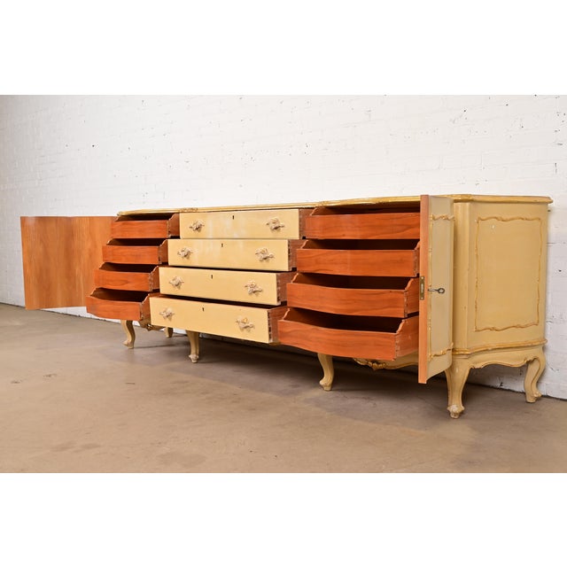 Antique Italian Louis XV Cream Lacquered and Gold Gilt Monumental Sideboard Credenza, Circa 1940s For Sale In South Bend - Image 6 of 15