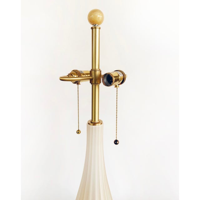 Vintage Murano Sommeroso Gold-Infused Venetian Glass Lamp, Lucite Base, Signed For Sale In Miami - Image 6 of 10