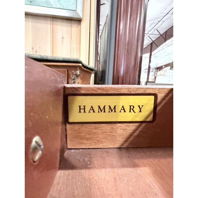 Late 20th Century Hammary Federal Style Mahogany Console Table With Glass Top For Sale - Image 10 of 10
