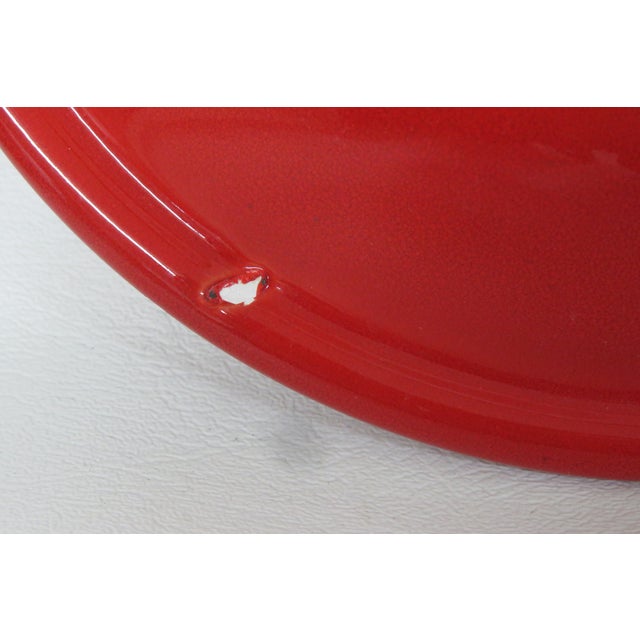 Red Primula Decorata a Mano Red Ceramic Plates Set of Three Made in Italy 4726b For Sale - Image 8 of 12