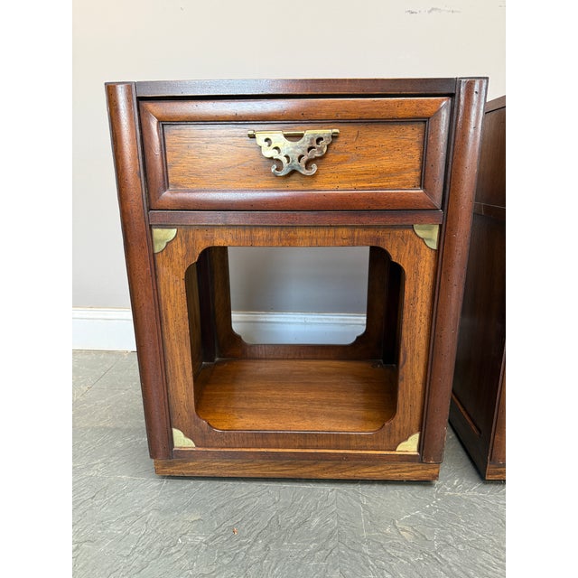 Chinoiserie Pair of Vintage Thomasville Mystique Collection Chinoiserie Nightstands With Brass Hardware For Sale - Image 3 of 18