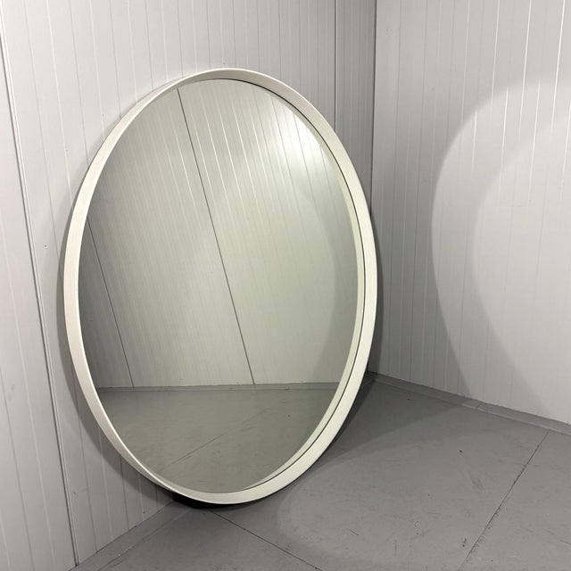 White Round Wooden Wall Mirror, 1970s For Sale - Image 4 of 18
