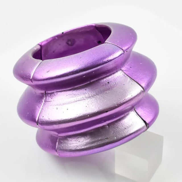 Contemporary Mary Oros Extra-Wide Purple Acrylic Resin Link Bracelet For Sale - Image 3 of 10