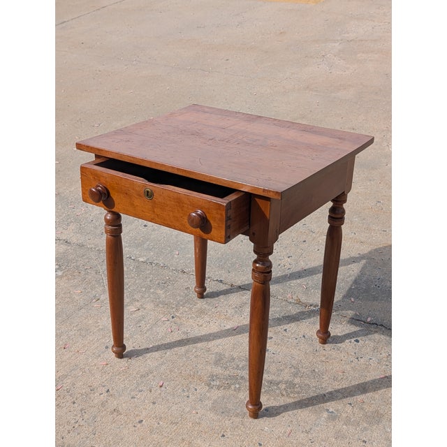 Early 19th Century Antique Sheraton Style Cherry Single Drawer Side Table For Sale In Washington DC - Image 6 of 7