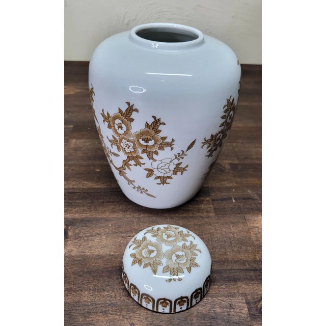 1990s Vintage MCM Porcelain Japanese Ginger Jar With Lid For Sale - Image 5 of 7