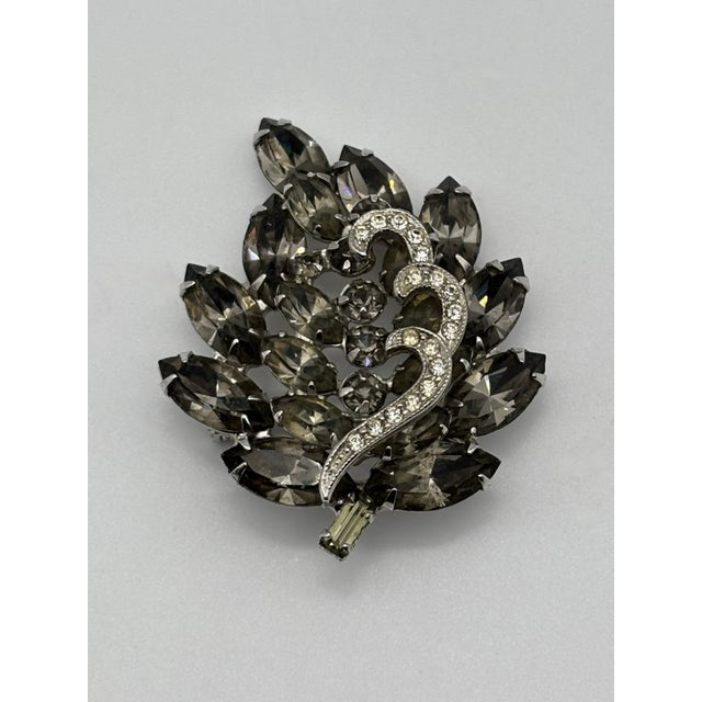 Vintage Albert Weiss Brooch, Grey Rhinestones W/Scrolling Clear Rhinestones, Book Piece For Sale - Image 12 of 15