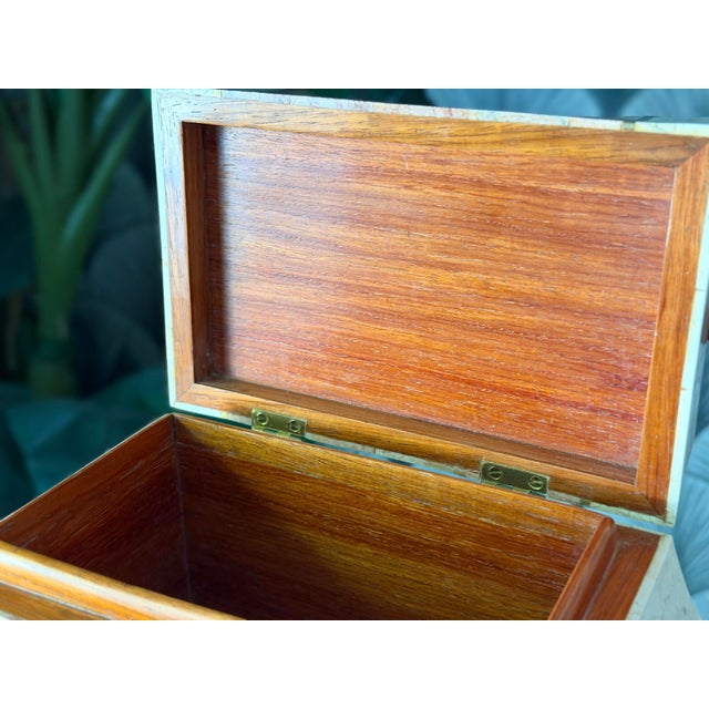 Wood Vintage Mid-Century Modern Postmodern Tessellated Marble and Brass Jewelry Trinket Box With Wood Interior Attributed to Maitland-Smith For Sale - Image 7 of 12