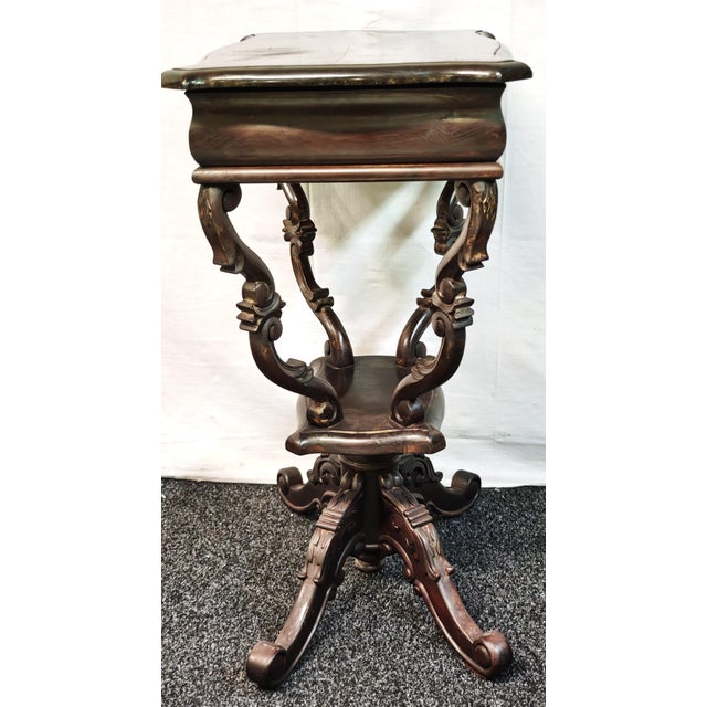 Antique Genoese Louis Philippe Coffee or Side Table in Mahogany Feather For Sale - Image 5 of 10