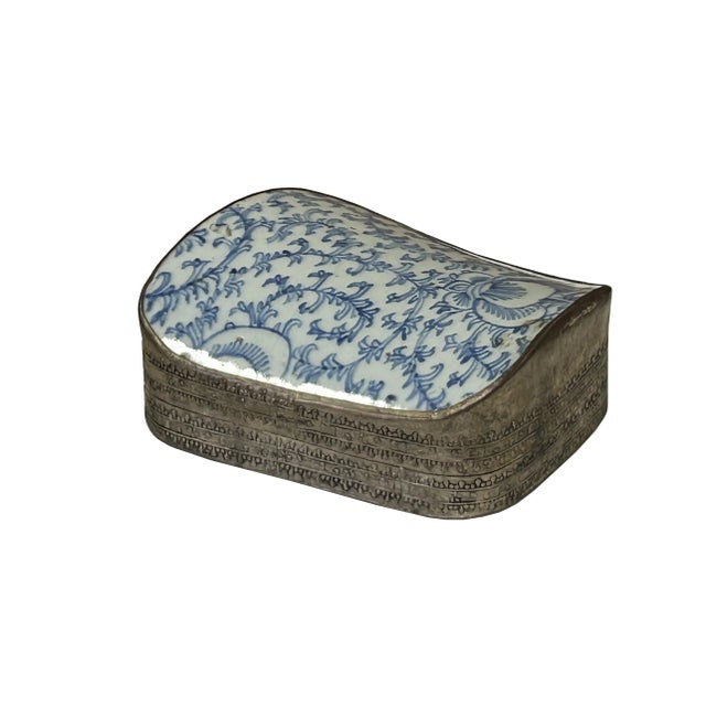 Chinese Old White Base Blue Scroll Leaf Graphic Porcelain Art Pewter Box For Sale - Image 4 of 8