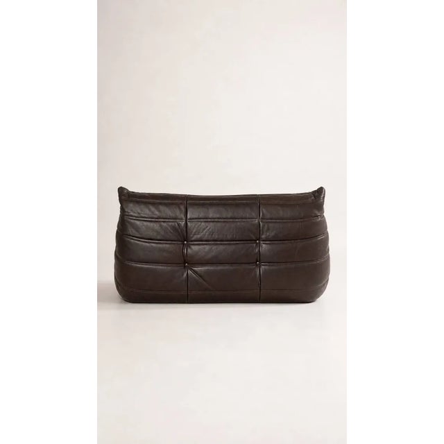 Dimensions : H70 x W140 x D100 Color : brown Material : leather Style : design Canapés for 2 signed Michel Ducaroy for...