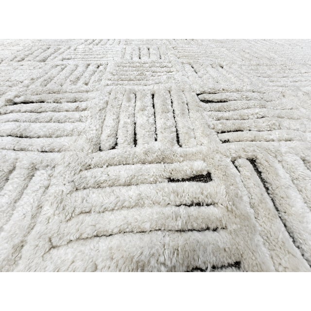 Rh Basanti Rug – 9' × 12' Marled Ivory/Charcoal | Hand-Knotted Wool Blend | Contemporary Himalayan-Inspired Design For Sale - Image 9 of 18