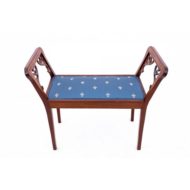 Antique Western European Seat, 1900, in Restored conditions. Designed 1890 to 1919