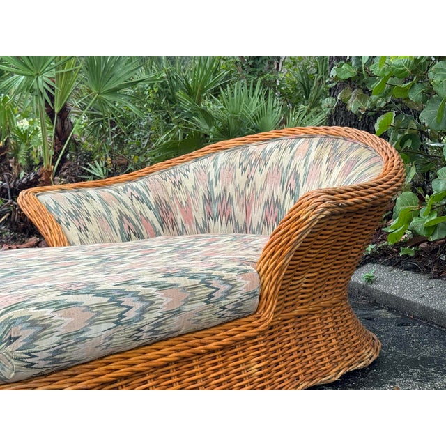 Vintage Steve Chase–Style Rattan Chaise Lounge | Palm Springs Hollywood Regency For Sale - Image 4 of 9