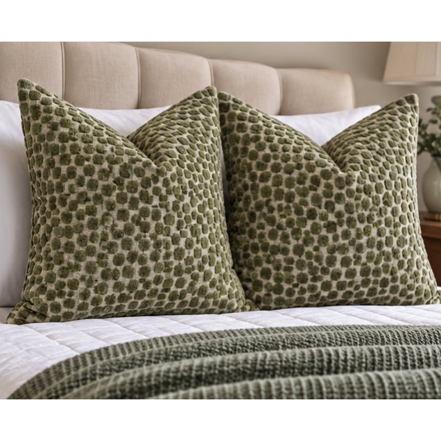 Pair of Kravet Thom Filicia Flurries Forest Green Velvet 22" Pillows For Sale - Image 4 of 4