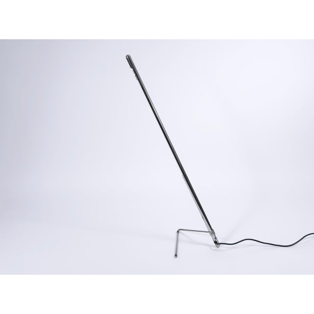 Early minimalistic 'Tubo' table lamp or desk light. Infinitely variable height. Designed in 1984 by Jo Niemeyer for Belux,...