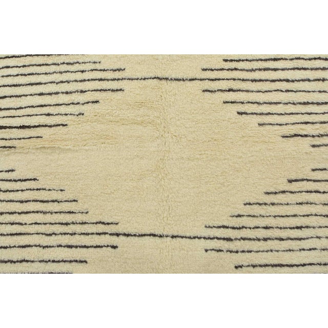 2020s Moroccan Rug 5'2'' X 8' Ivory Wool Contemporary Hand-Knotted Carpet For Sale - Image 5 of 12
