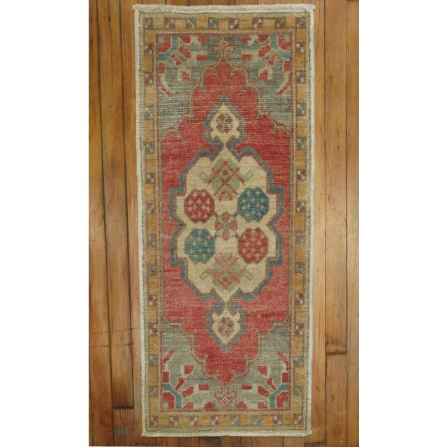 Pop Art Vintage Mini Turkish Floral Rug - 1'6" x 3'4" For Sale - Image 3 of 3