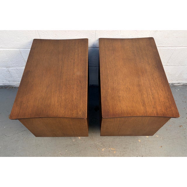 Pair of Mid 20th Century Walnut Nightstands For Sale In New York - Image 6 of 16