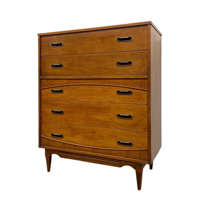 Wood 1970s Mid-Century Modern Matching Dresser Set by Hooker Furniture - 9-Drawer Low Dresser & 5-Drawer Highboy For Sale - Image 7 of 11