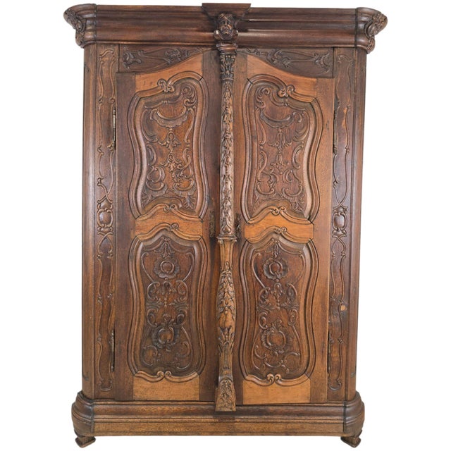 French Carved Oak and Walnut Armoire with Mask and Cartouches, 1700s For Sale - Image 10 of 10