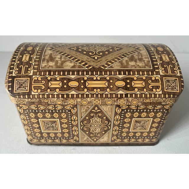 Metal Vintage English Trunk-Shaped Biscuit Tin For Sale - Image 7 of 7