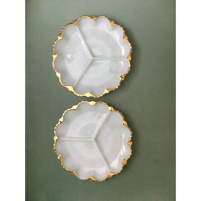 White 1950s Milk Glass Serving Plates - A Pair For Sale - Image 8 of 12