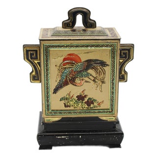 1920 English Huntley & Palmers Chinoiserie Jar on Stand Biscuit Tin Box For Sale
