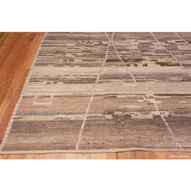 Nazmiyal Collection Large Geometric Modern Minimalist Rug For Sale In New York - Image 6 of 10