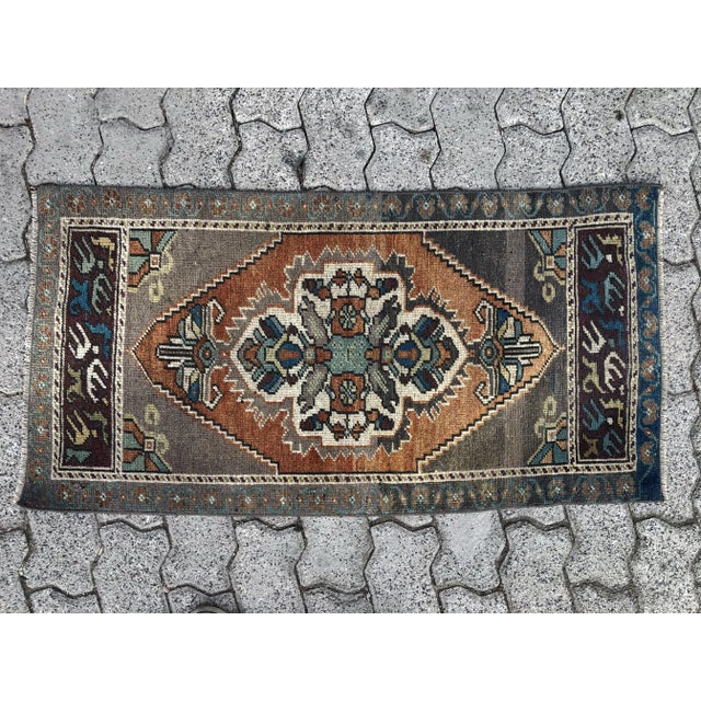 Tribal 1960s Handknotted Anatolian Floral Area Rug For Sale - Image 3 of 6