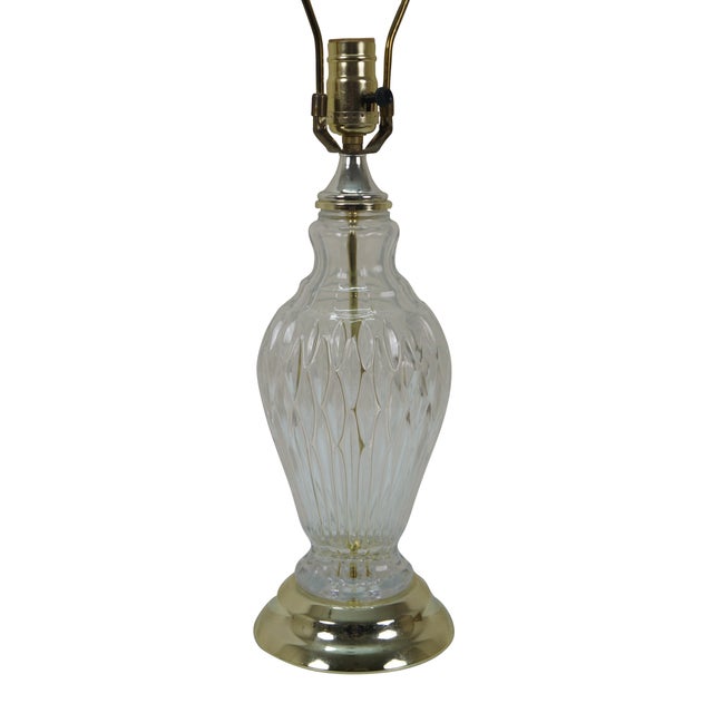 Contemporary Mid 20th Century Heyco Brass Cut Crystal Vase Urn Table Lamp W Angel Trumpet Horn Finial 27" For Sale - Image 3 of 12