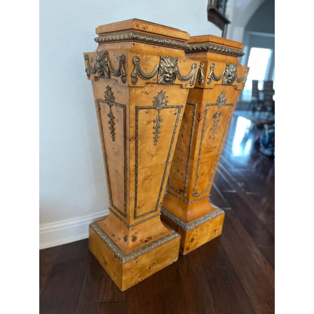Traditional French Regency Style Pair of Burlwood Veneer Pedestal With Marble Top and Lion Head Brass Detail For Sale - Image 3 of 13