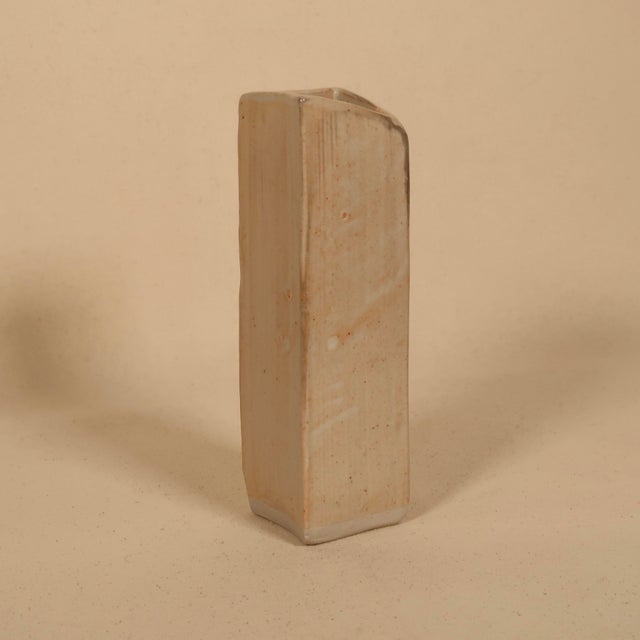 20thC Handmade Sculptural Rectangular Ceramic Bud Vase With Abstract Floral Glaze, Mid Century Modern Organic Form For Sale - Image 13 of 15