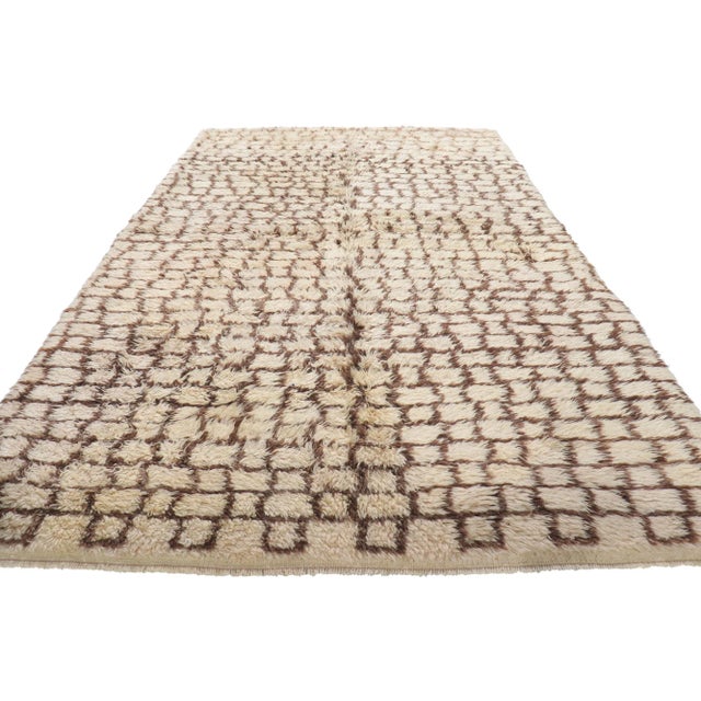 Tribal Vintage Moroccan Azilal Rug - 04'07 X 08'08 For Sale - Image 3 of 10