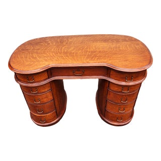 1910s Tiger Oak Kidney Desk 11 Drawers For Sale