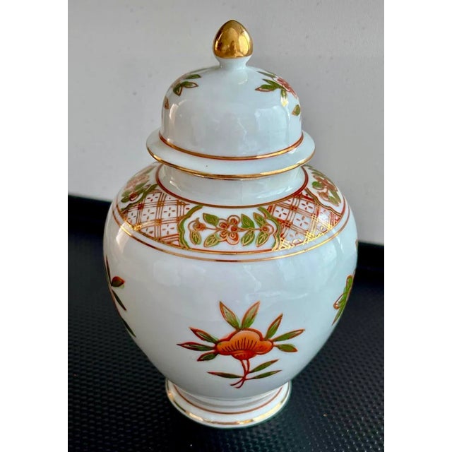 Vintage Floral Porcelain Ginger Jar with Lid – 6", Vintage Asian A charming 6-inch porcelain ginger jar featuring hand-...